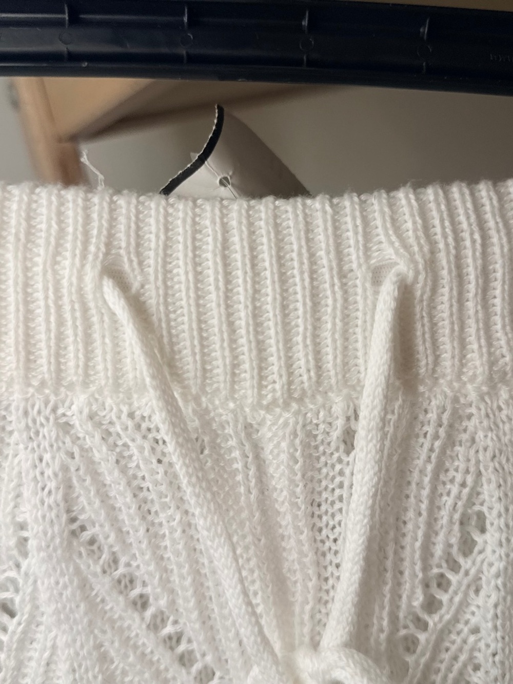 White knitted pants